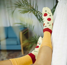 Lade das Bild in den Galerie-Viewer, Pizza Socks - Schmidt&#39;s Papeterie