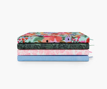 Lade das Bild in den Galerie-Viewer, Garden Party Fabric Journal - Schmidt&#39;s Papeterie